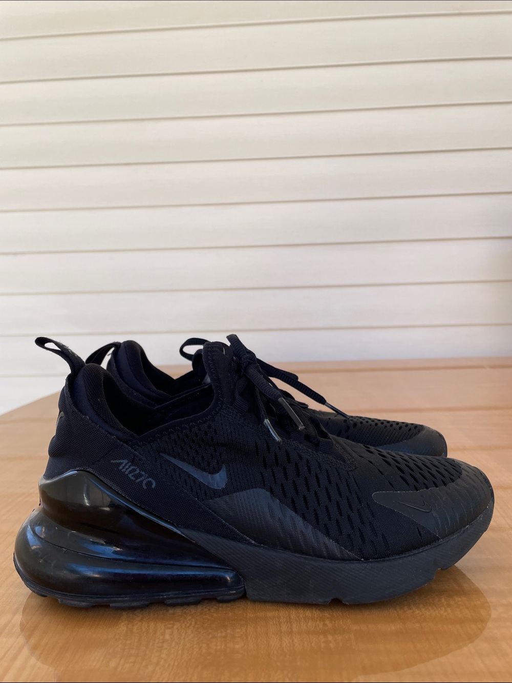Nike Air Max 270 Kids Sneakers Size 6Y Activewear Athletic Streetwear Sporty